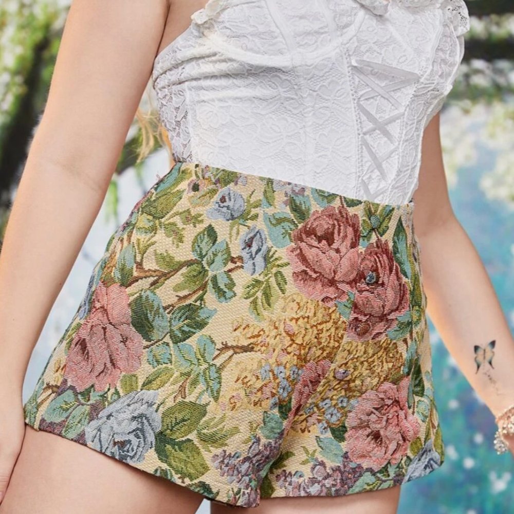 NWOT SHEIN Plus 3XL Floral Pattern Button Fly Shorts